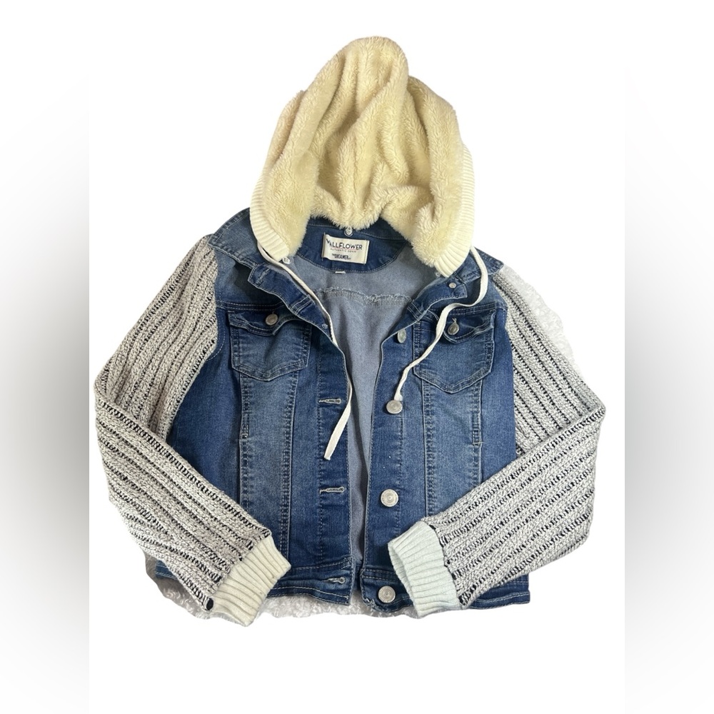 Wallflower Juniors Blue Denim Hoodie Jean Jacket Size Small stretch w/ pockets
